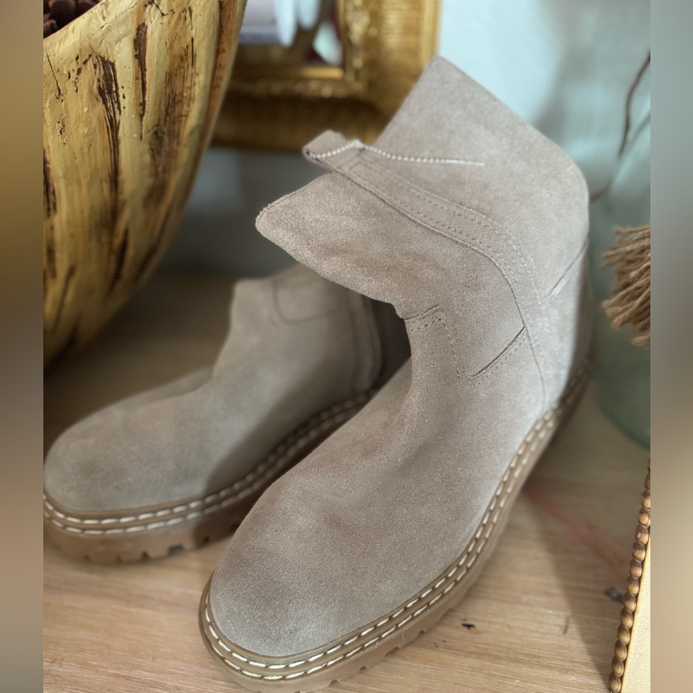 Splendid Taupe Suede Combat Boots 🤎 Lug Sole Ankle Boots | Retail $180 - Picture 2 of 6